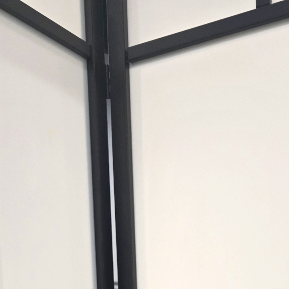 Hi There! I'm Edge SHOE!